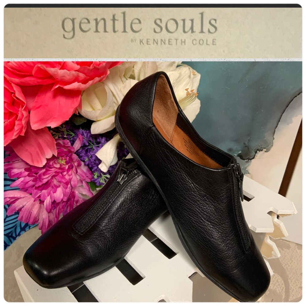 Gentle Souls Flats